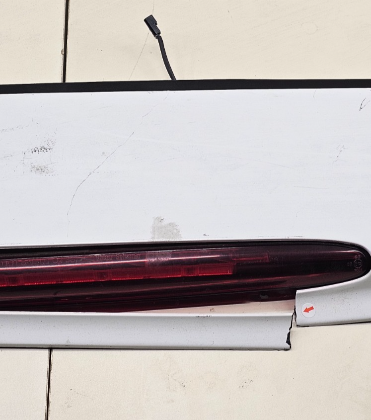 🔥2002-2009 Chevrolet Trailblazer Rear Hatch Spoiler Brake Light WHITE OEM SP2