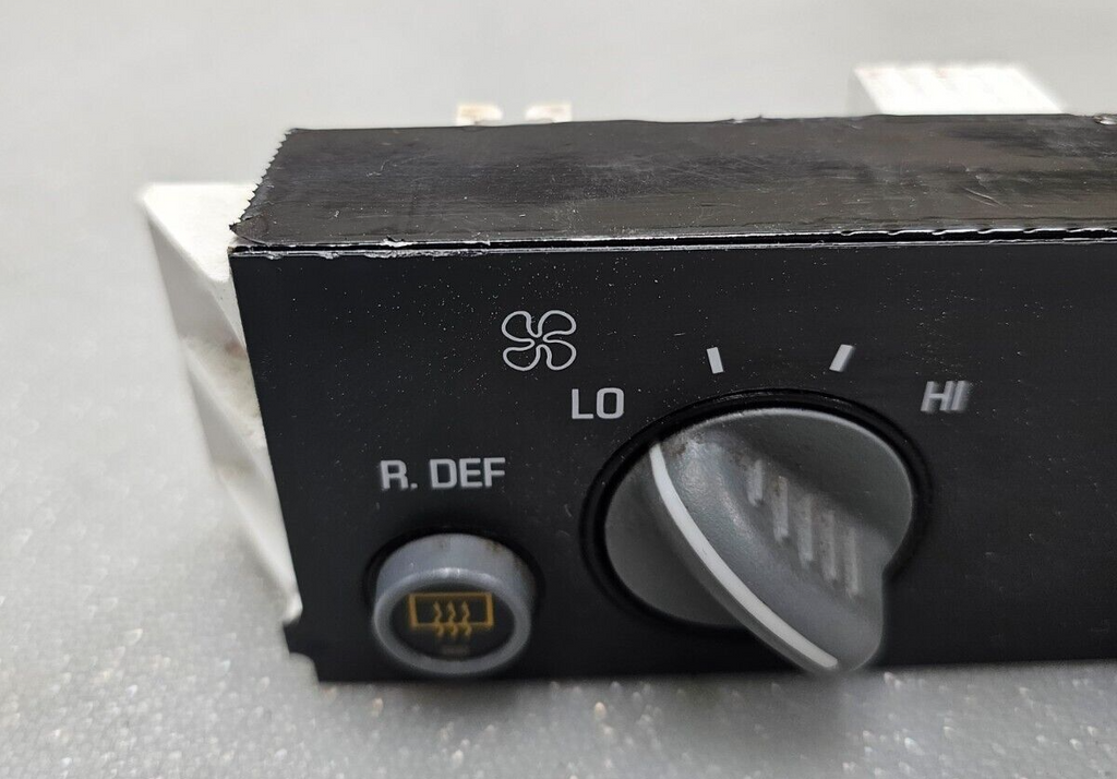 96-05 Chevy Astro Safari Dash AC Heater Temperature Climate Control Unit Defrost