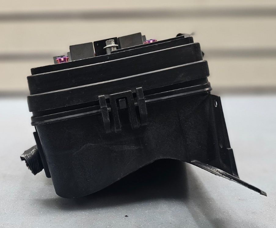 🔥2006-2007 Chevy Impala Fuse Box Engine Junction Module OEM
