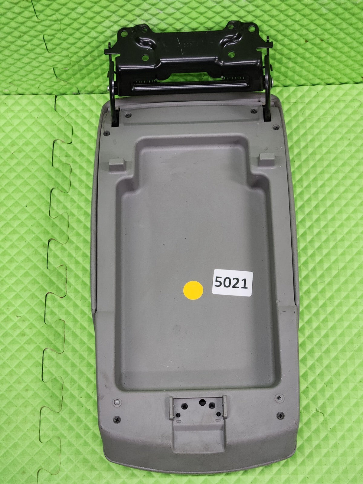 🔥2007-2011 TOYOTA CAMRY CENTER CONSOLE ARM REST LID COVER TOP PAD BOX GRAY