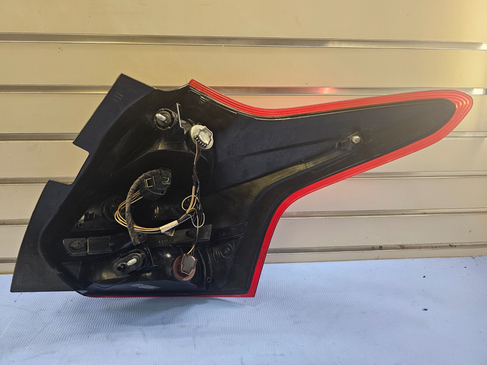 🔥12-14 Ford Focus Hatchback Left Driver Tail Brake Stop Light Lamp Assembly OEM