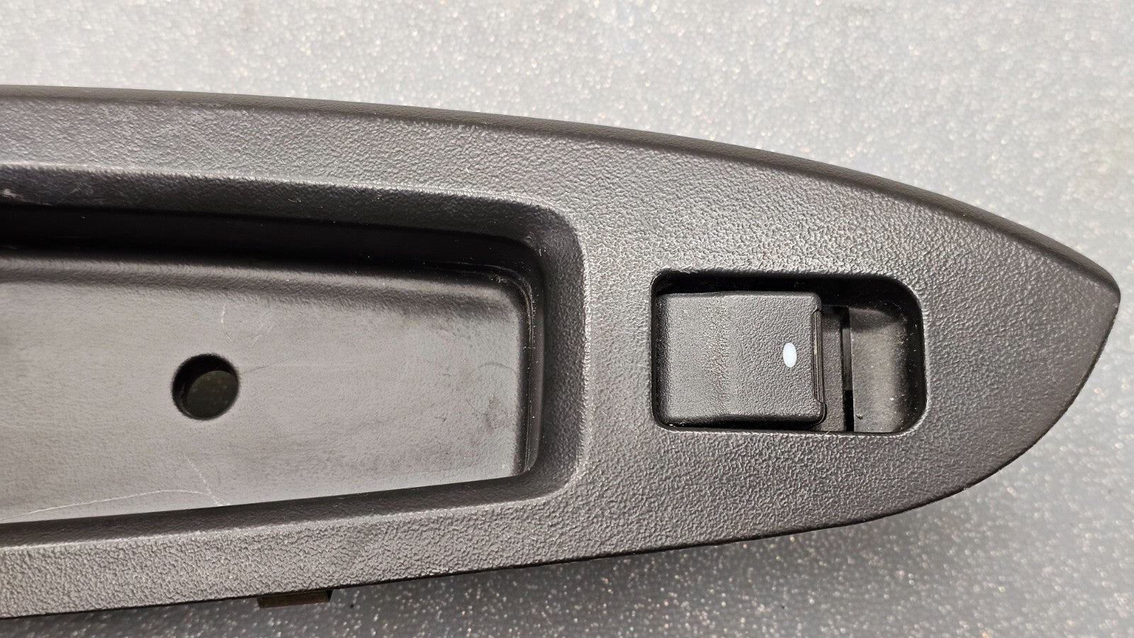 🔥06-08 Chevy Impala Right Passenger Power Window Switch Bezel Assembly Black