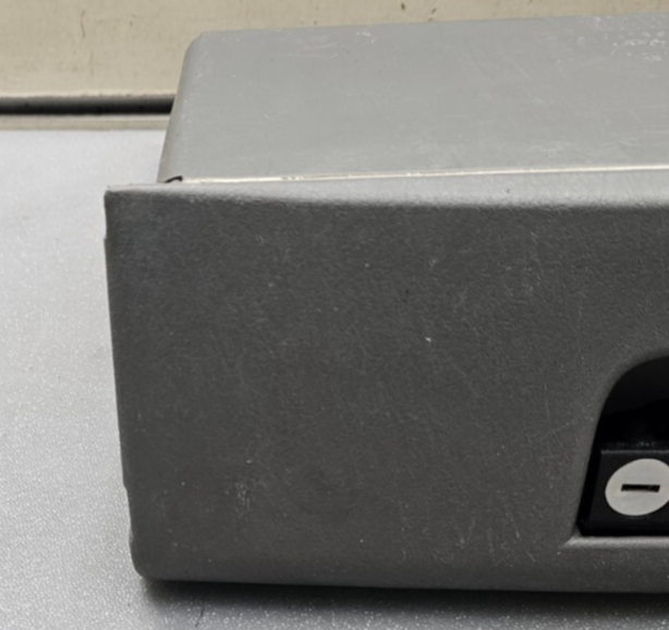 🔥01-07 CARAVAN TOWN COUNTRY DASH GLOVE BOX COMPARTMENT LID COVER ASSEMBLY GRAY