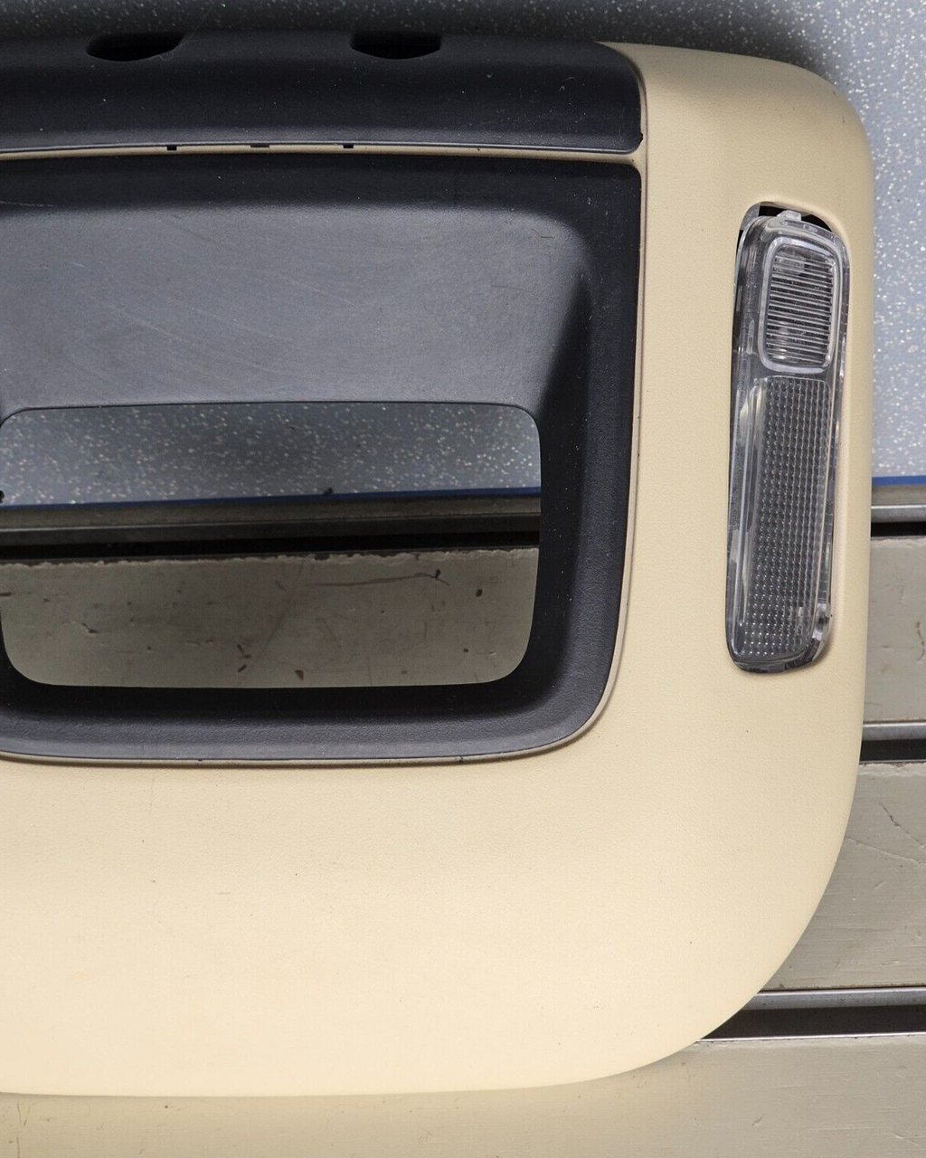 🔥03-06 FORD EXPEDITION Overhead Storage Console Display Dome Map Light Lamp Tan