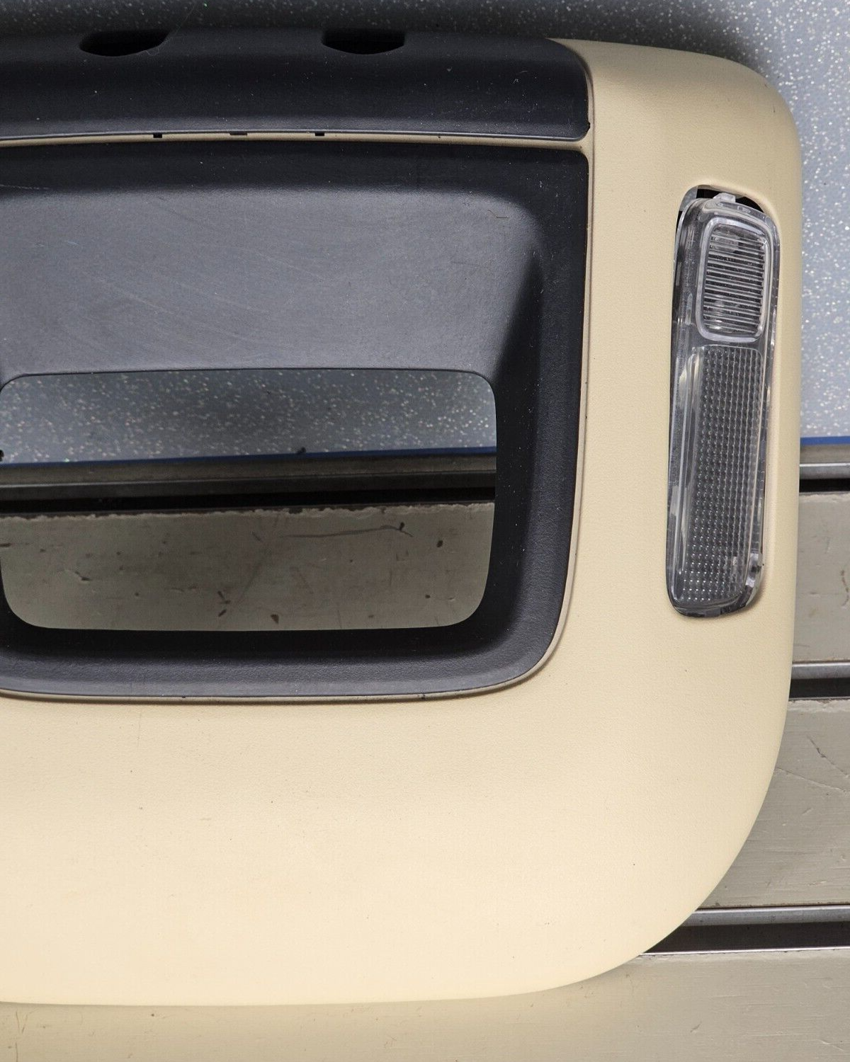 🔥03-06 FORD EXPEDITION Overhead Storage Console Display Dome Map Light Lamp Tan