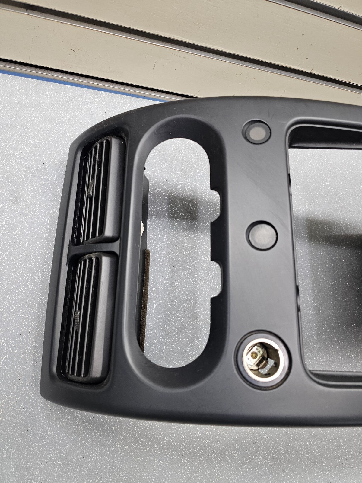 02-04 Nissan XTERRA Center Radio Trim Dash Bezel Heater Panel w/ Vents BLACK B21