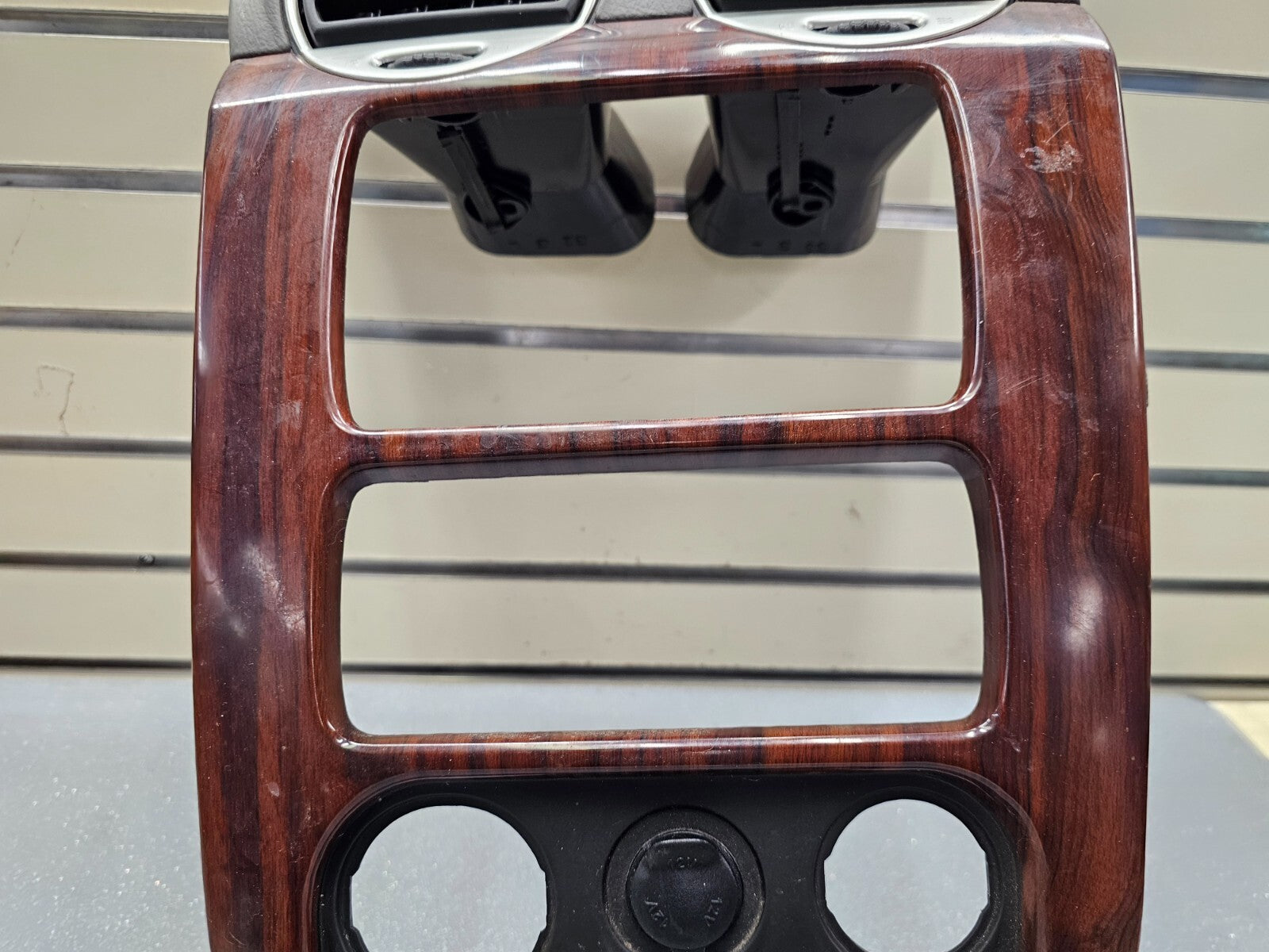 03-08 ENVOY XL FRONT RADIO DASH SURROUND BEZEL TRIM PANEL CLIMATE WOODGRAIN B45