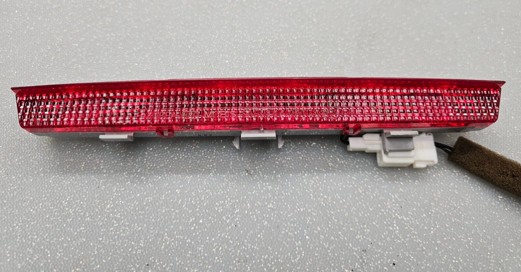 🔥2011-2014 HYUNDAI SONATA REAR HIGH MOUNT 3RD THIRD BRAKE STOP LIGHT LAMP OEM