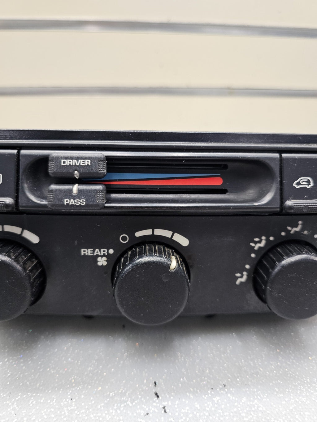 04-07 Dodge Caravan Town Country Dash AC Climate Temperature Heater Control OEM