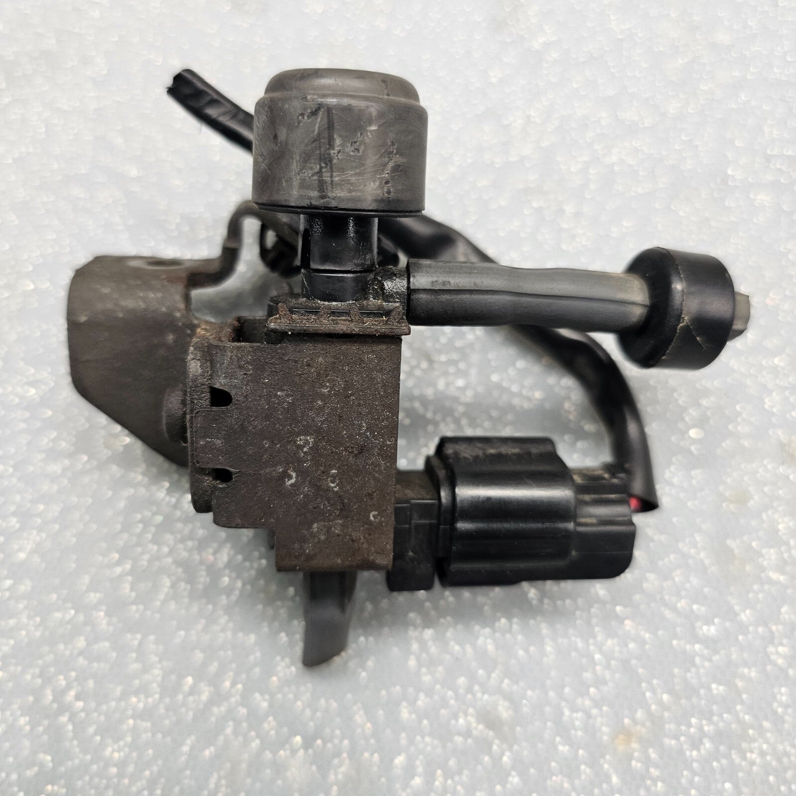 02-06 Honda CRV Acura RSX Bypass Control Valve Solenoid IMRC Intake Manifold OEM