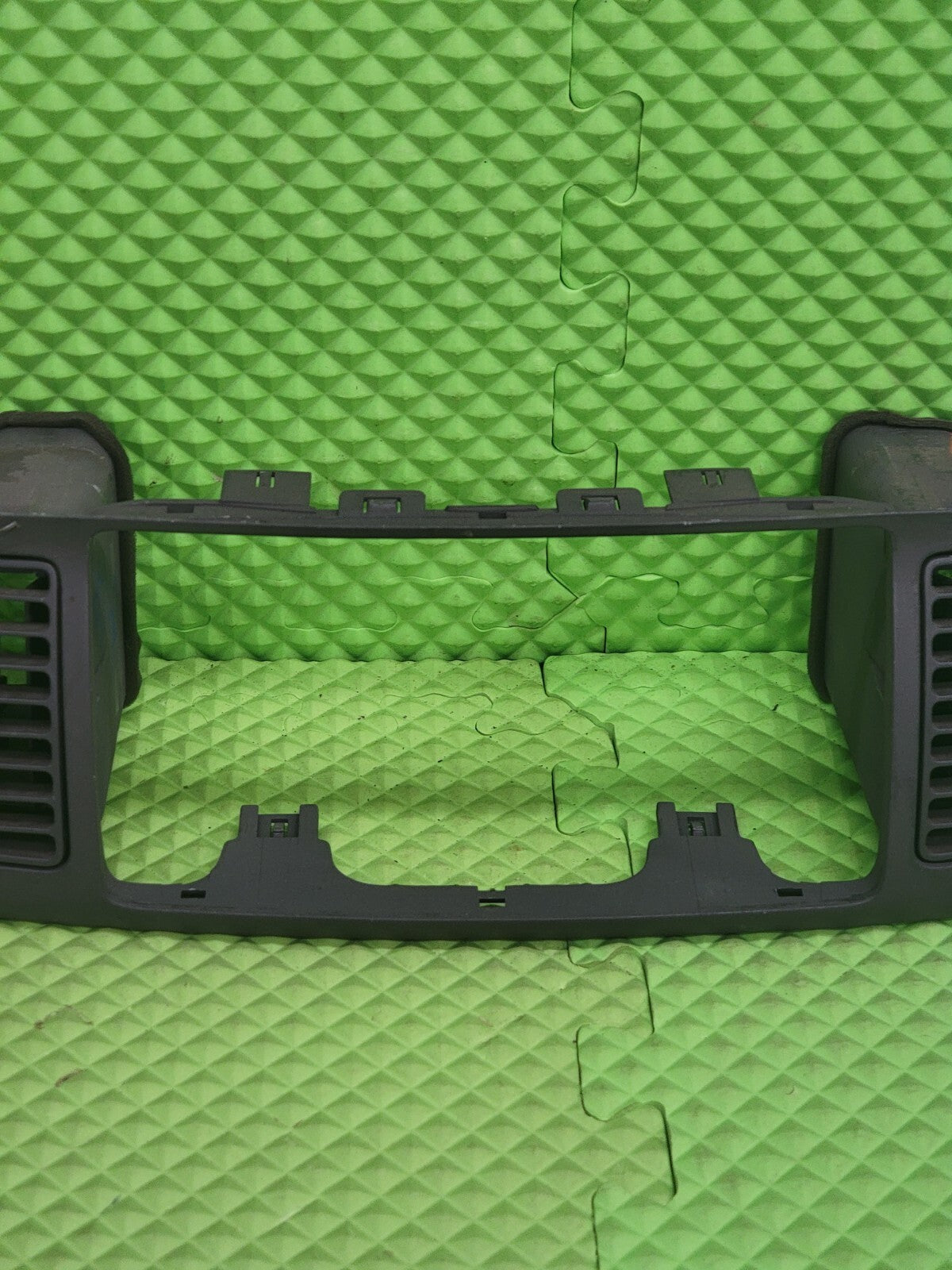 🔥03-08 TOYOTA COROLLA CENTER DASH RADIO BEZEL AIR AC VENT GRILL OEM gray B28