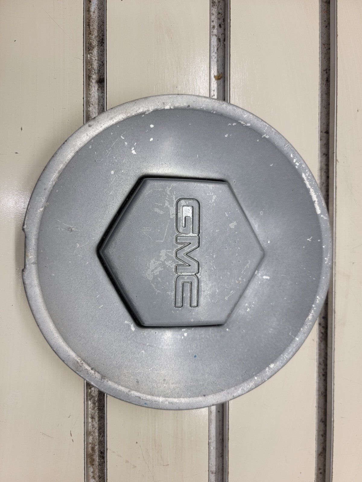 🔥2004 - 2007 GMC Envoy XL Polished wheel Center Cap
