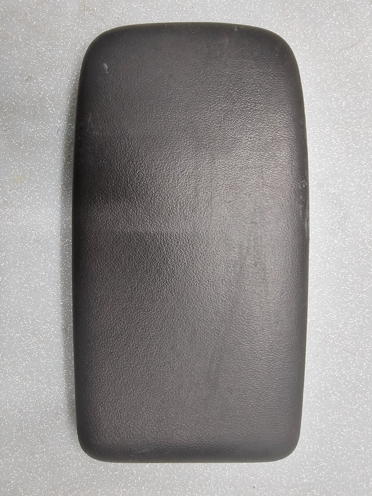 05-10 Cobalt Pontiac G5 Front Center Console Lid Arm Rest Cover Assembly Black