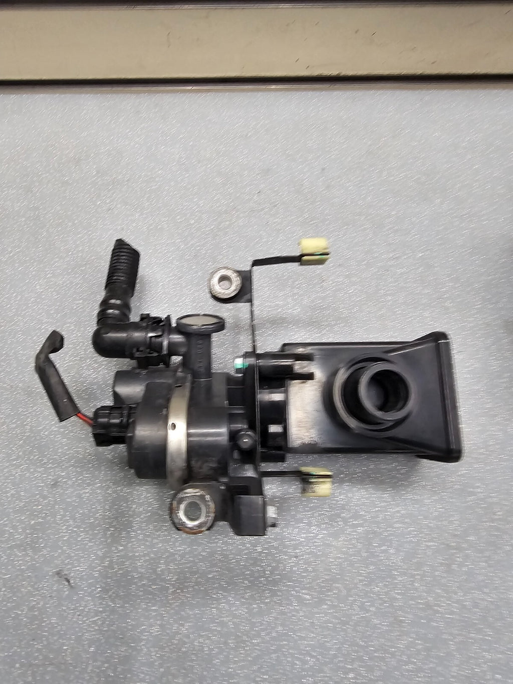 🔥2006 - 2009 Toyota Prius Gas Fuel Vapor Charcoal Canister OEM