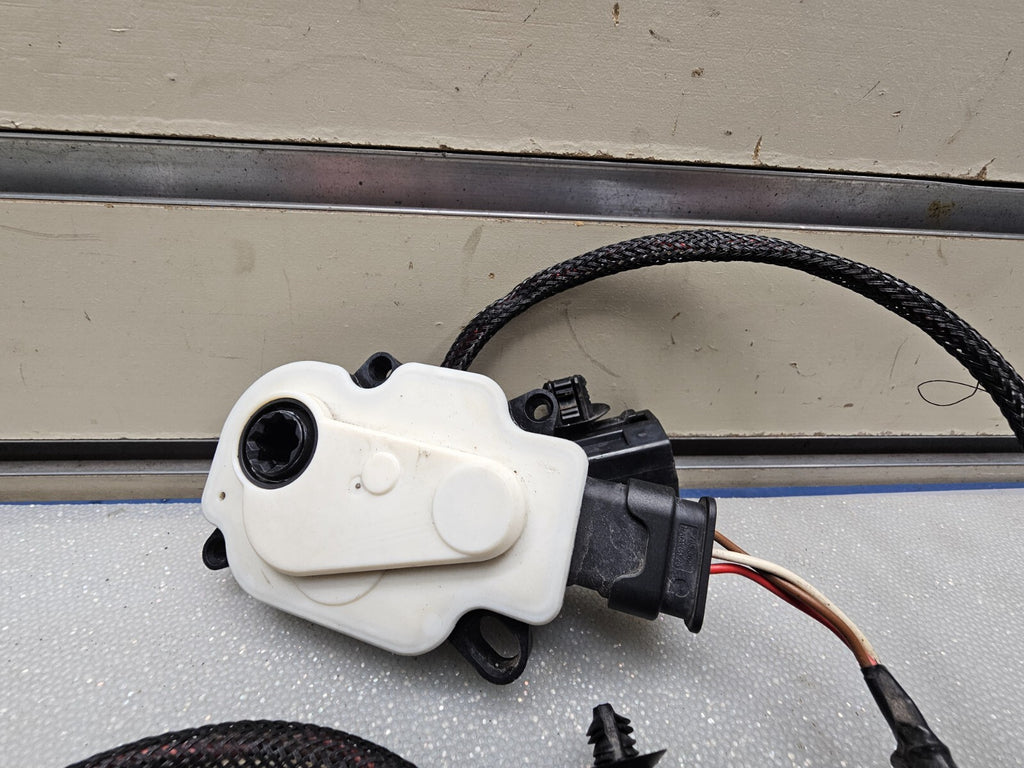 2013-2016 Ford Fusion Focus Grille Active Shutter Motor Actuator Assembly OEM