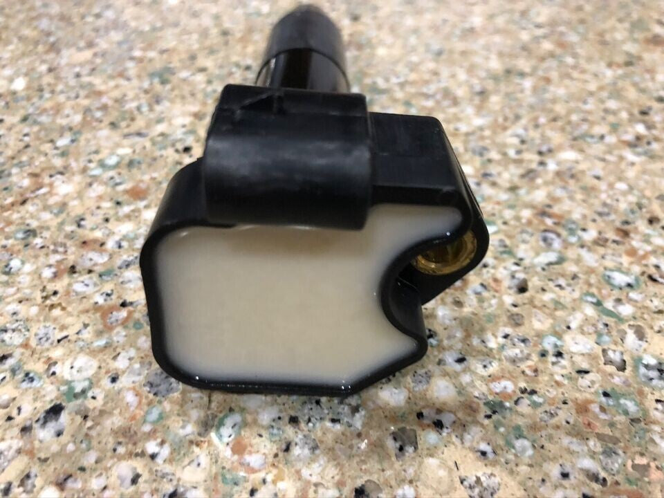 04-05 Cadillac Deville DTS DHS STS SLS Front NORTHSTAR Ignition White Top Coil