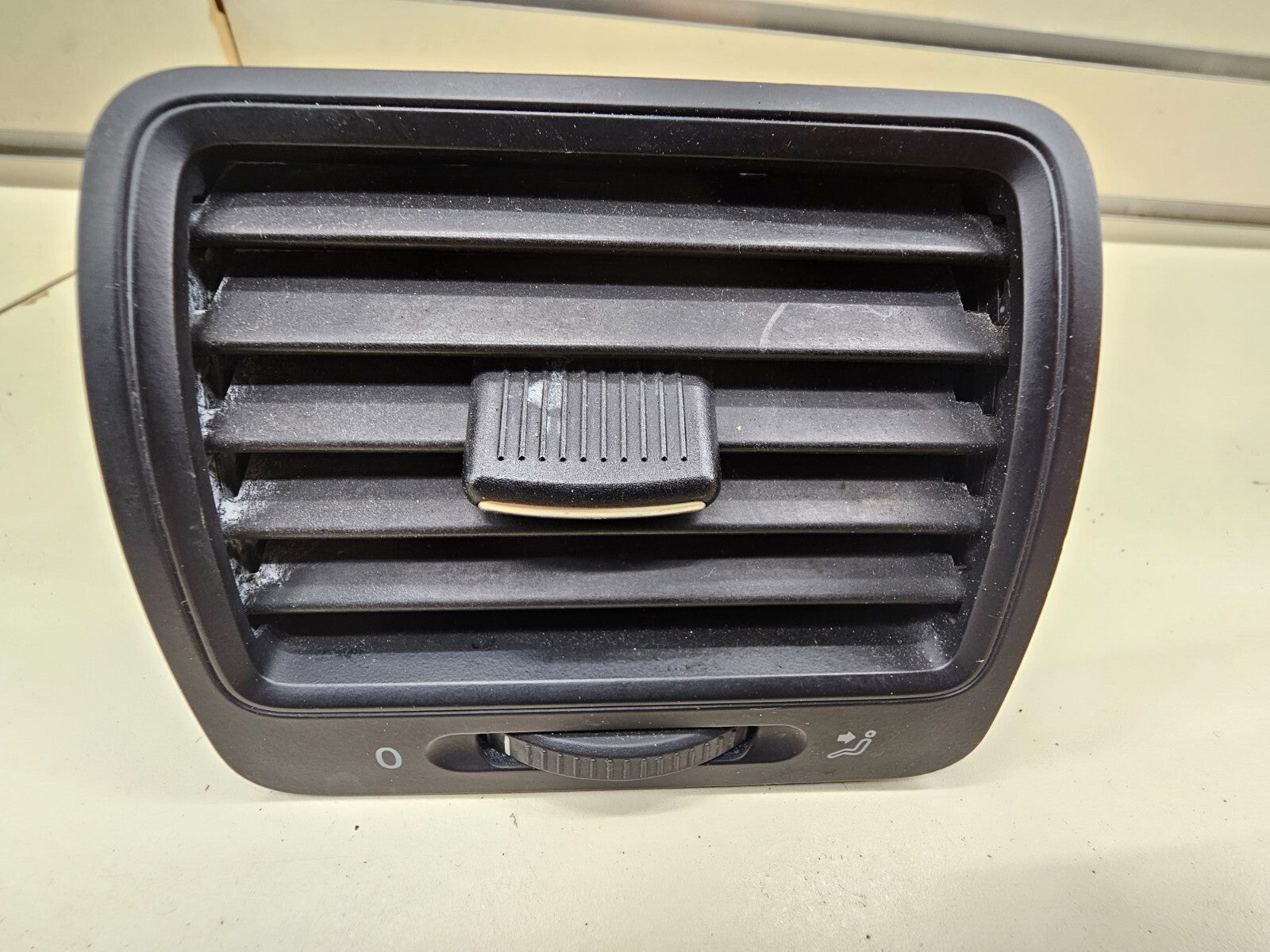 🔥05-10 VOLKSWAGEN JETTA FRONT CENTER DASH RIGHT PASSENGER AIR VENT HEATER BLACK