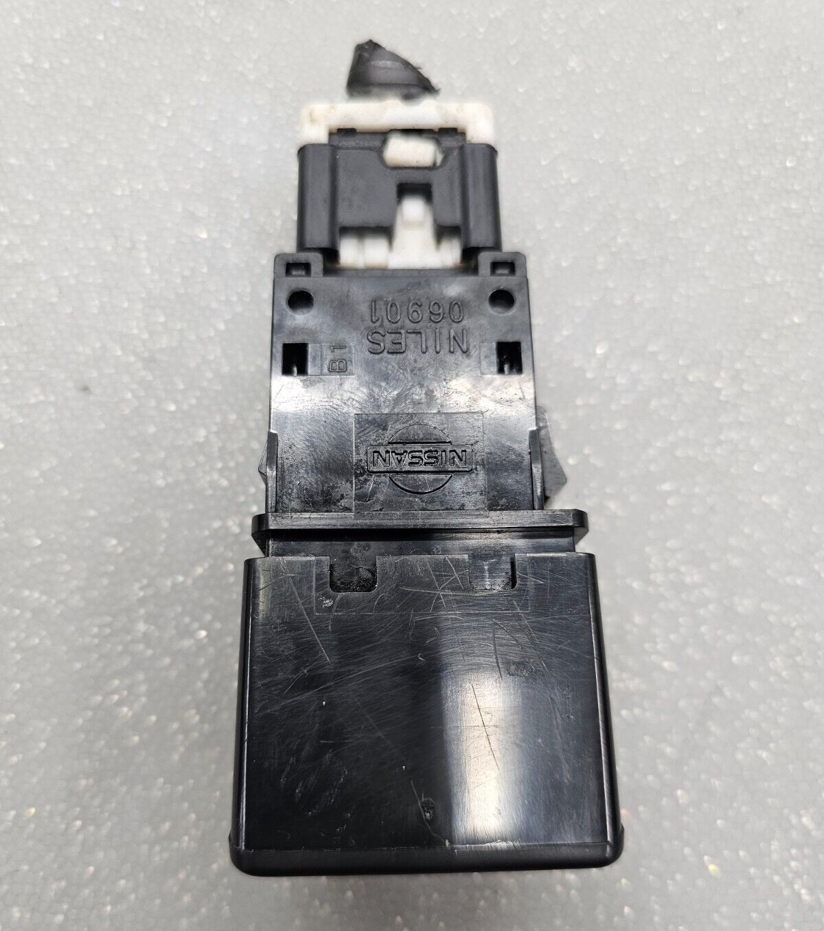 🔥02-04 Nissan Xterra Frontier hazard emergency light switch Niles