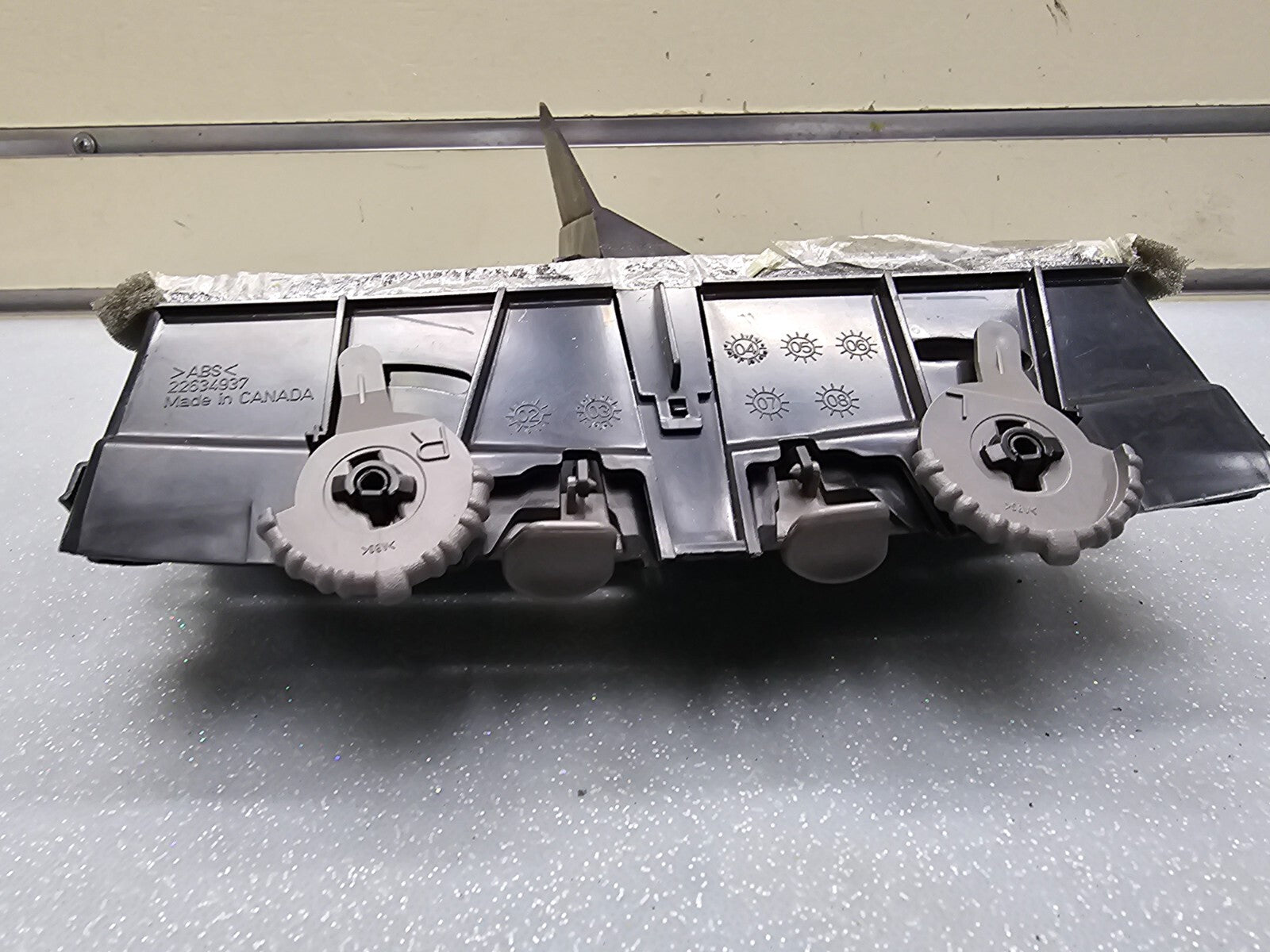 🔥04-08 Chevy Malibu Center Dash AC AIR Vent Tan  OEM