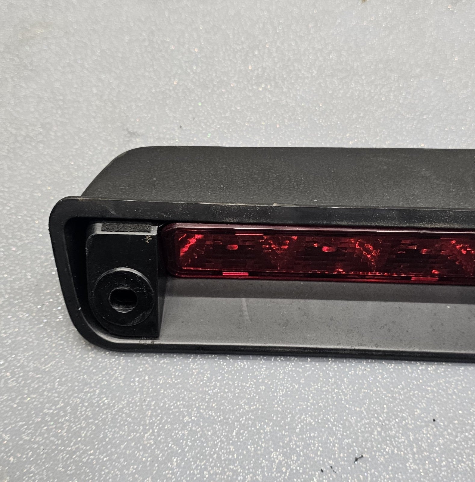 🔥01-04 Nissan Pathfinder / Infiniti QX4 3rd Third Rear Brake Light OEM