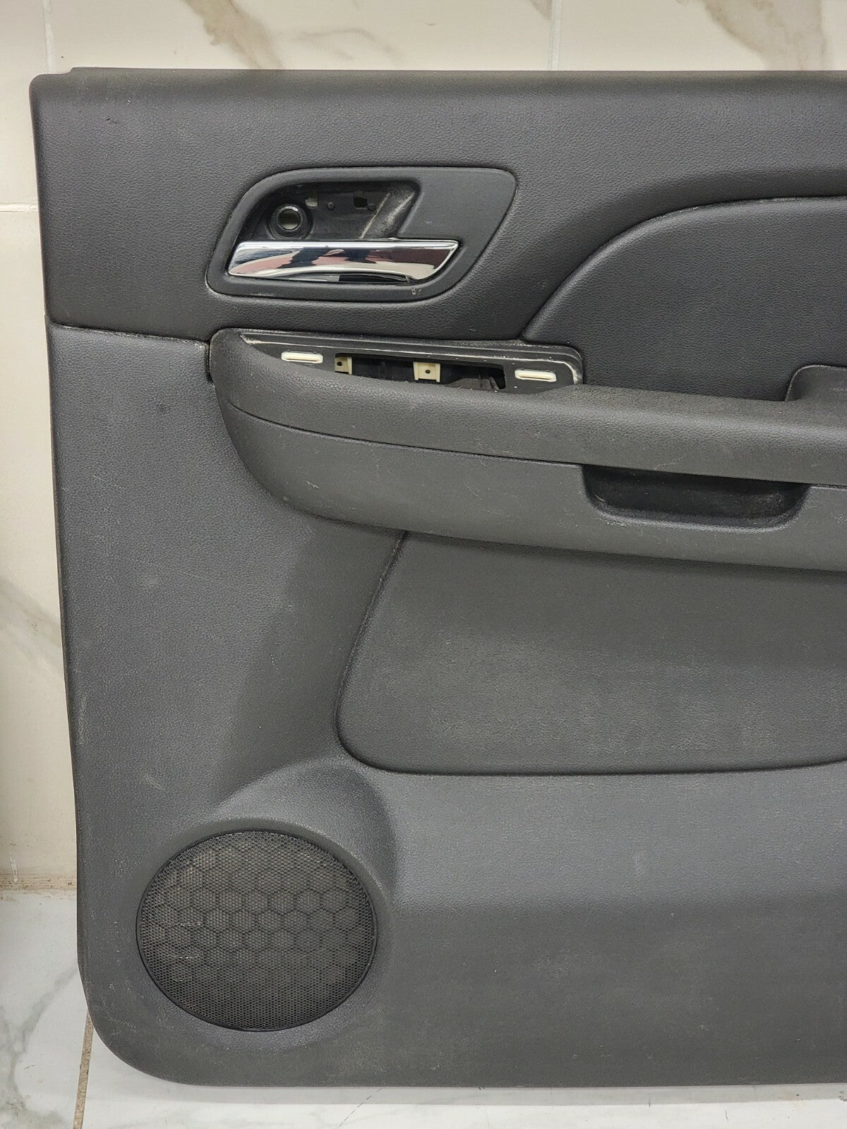 🔥07-13 SILVERADO SUBURBAN Passenger right side REAR door panel black OEM D21