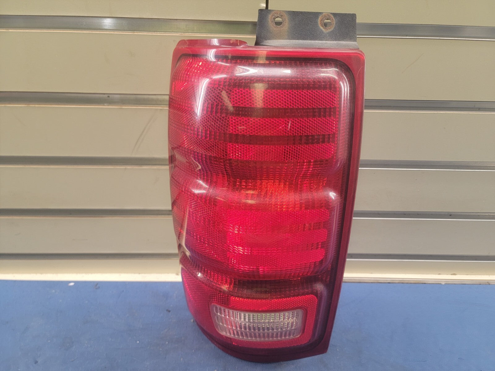 🔥1997-2002 Ford Expedition Tail Light Lamp left driver Side Assembly Chrome