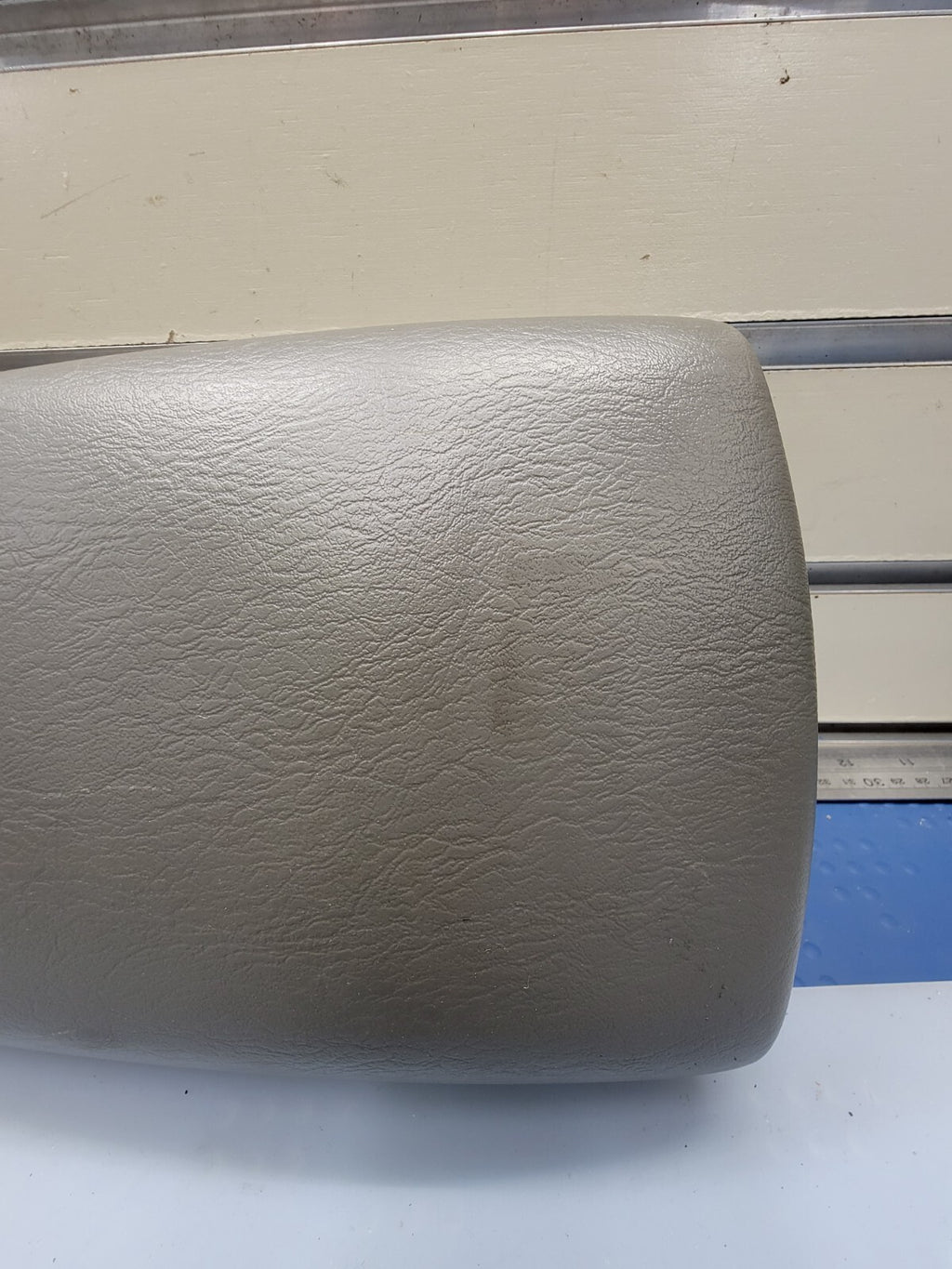🔥2002-2007 Jeep Liberty Center Console Arm Rest Lid Gray OEM