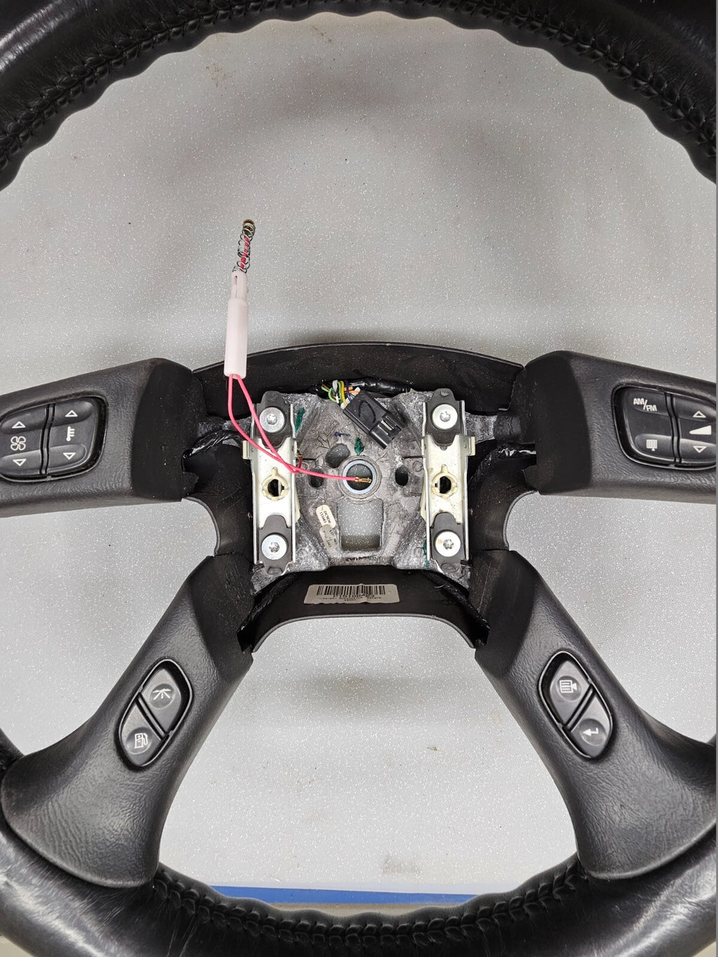 02-09 Trailblazer Envoy03-06 SILVERADO SIERRA YUKON STEERING WHEEL LEATHER BLACK