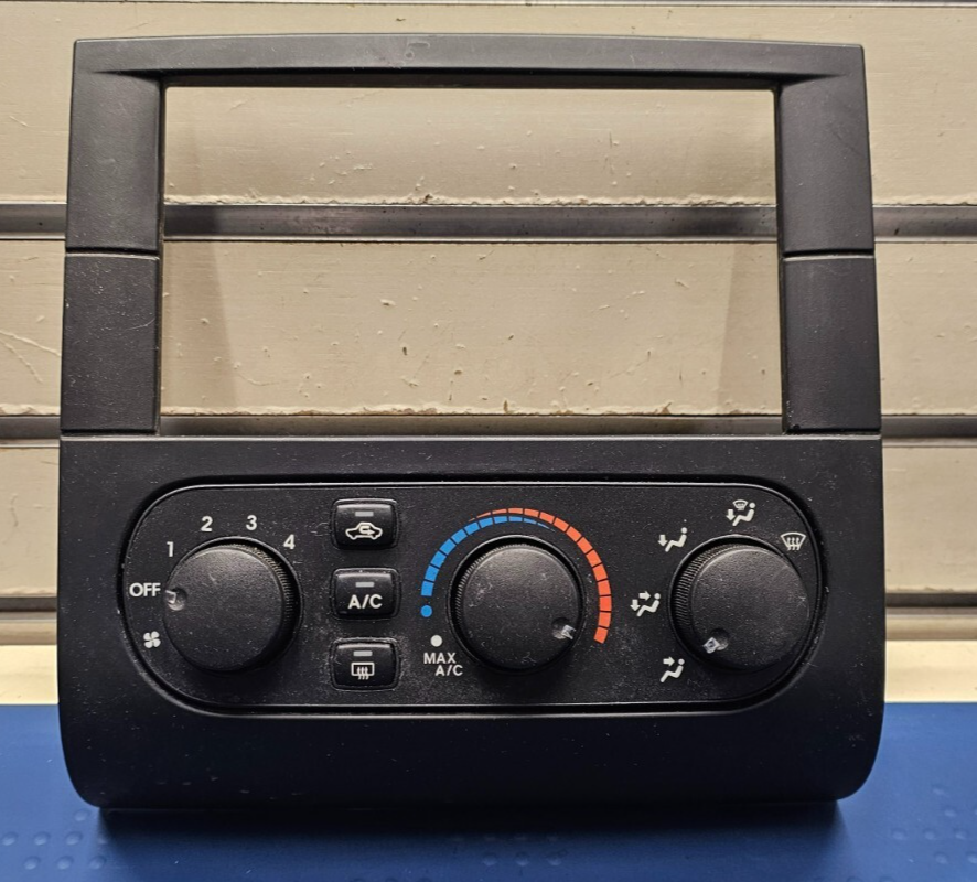 🔥04-08 MITSUBISHI GALANT CENTER DASH FM RADIO STEREO HEATER CLIMATE BEZEL BLACK