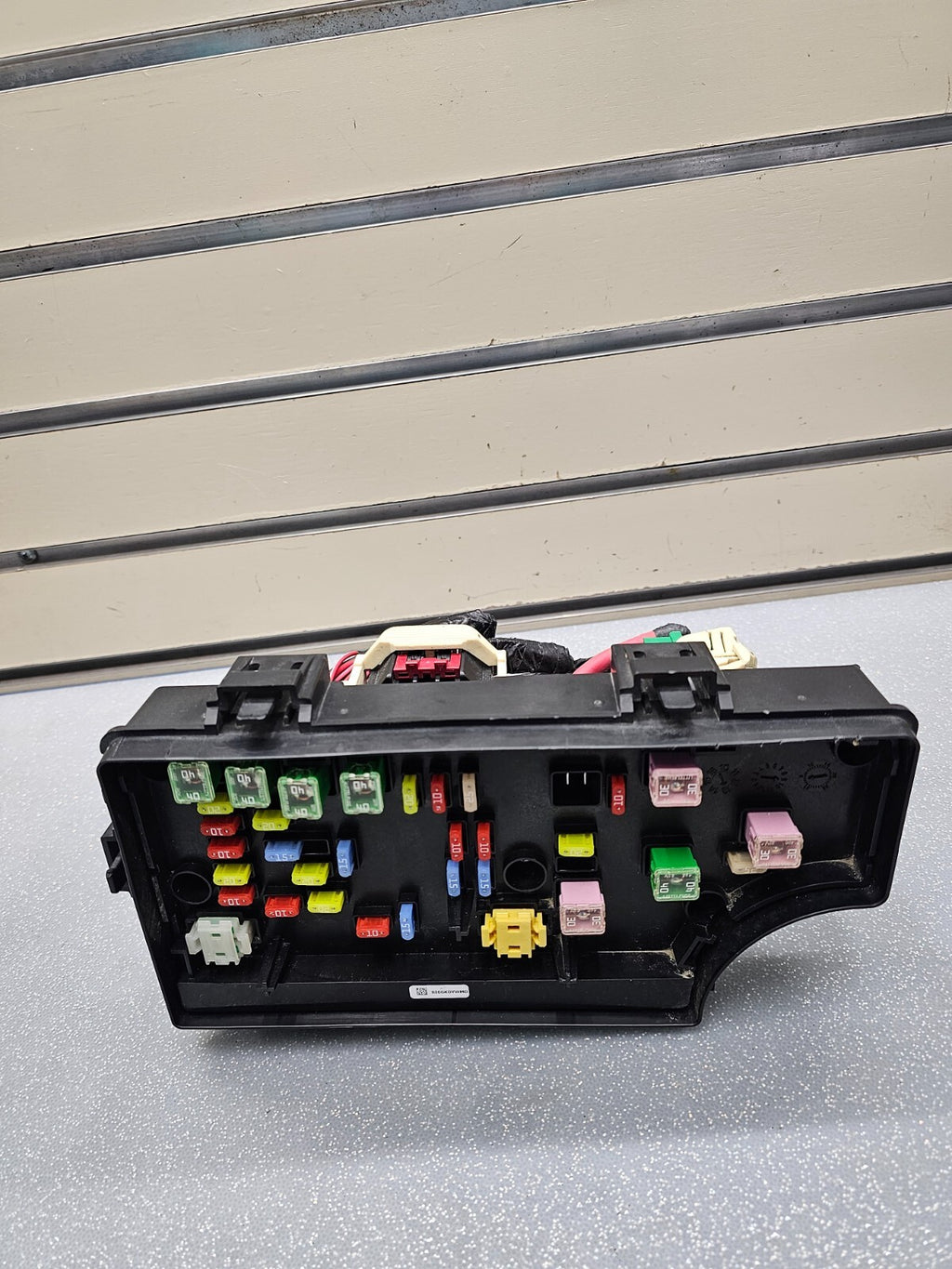 11-14 Chrysler 200 Dodge Avenger Totally Integrated Power Module Fuse Box Relay