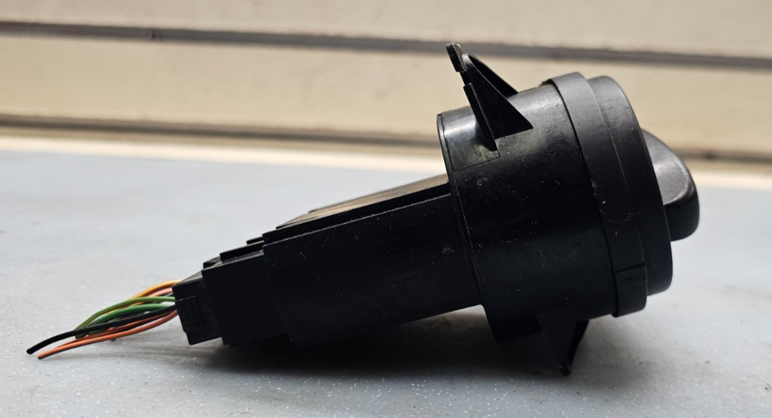 🔥04-07 Focus Dash Headlight Lamp Control Switch Head Fog Light Switch Black