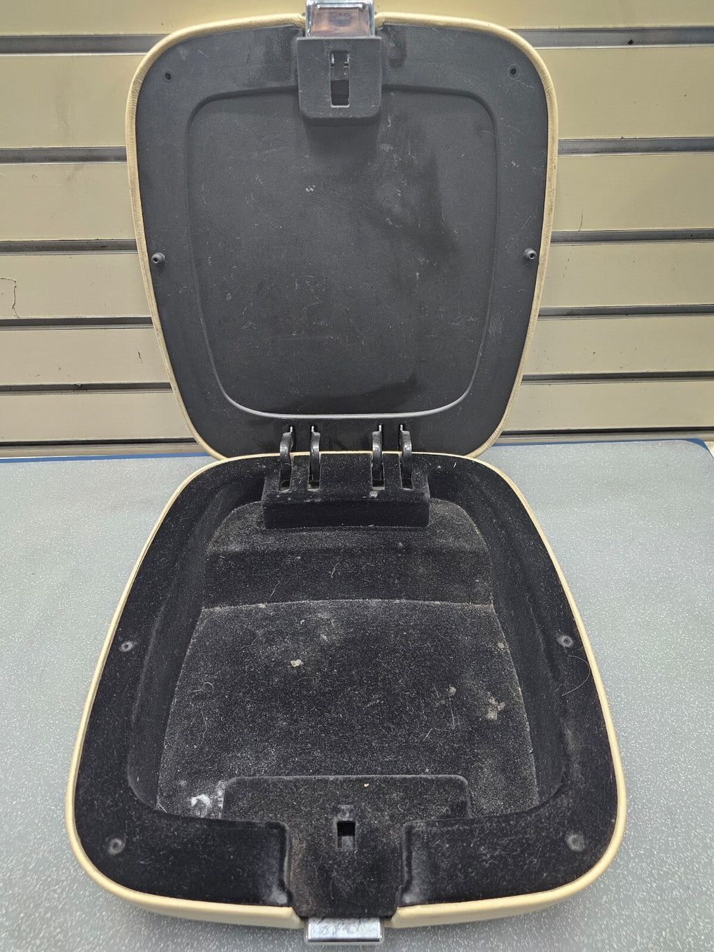 🔥07-08 CADILLAC ESCALADE ESV CENTER FLOOR CONSOLE ARM REST PANEL LIGHT TAN OEM