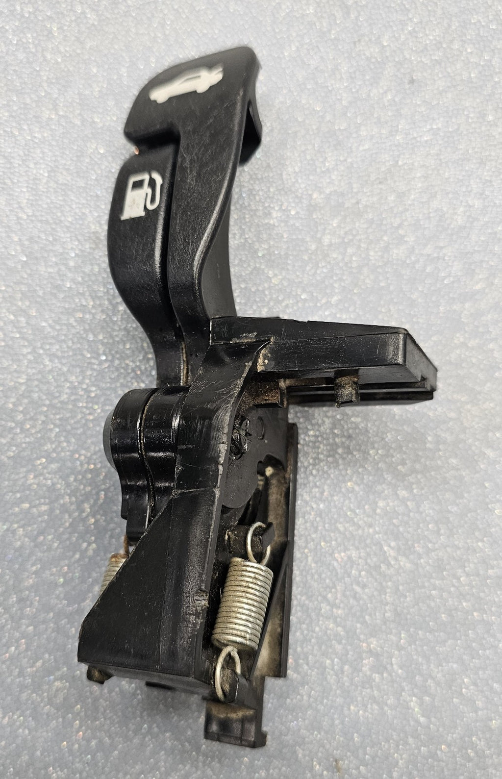 03-08 Toyota Corolla Trunk Lid Fuel Door Release Lever OEM/TC