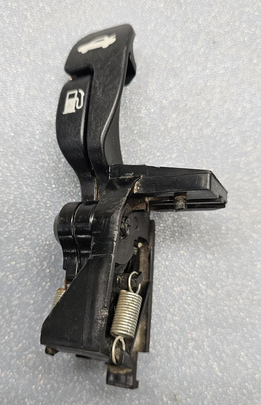 03-08 Toyota Corolla Trunk Lid Fuel Door Release Lever OEM/TC