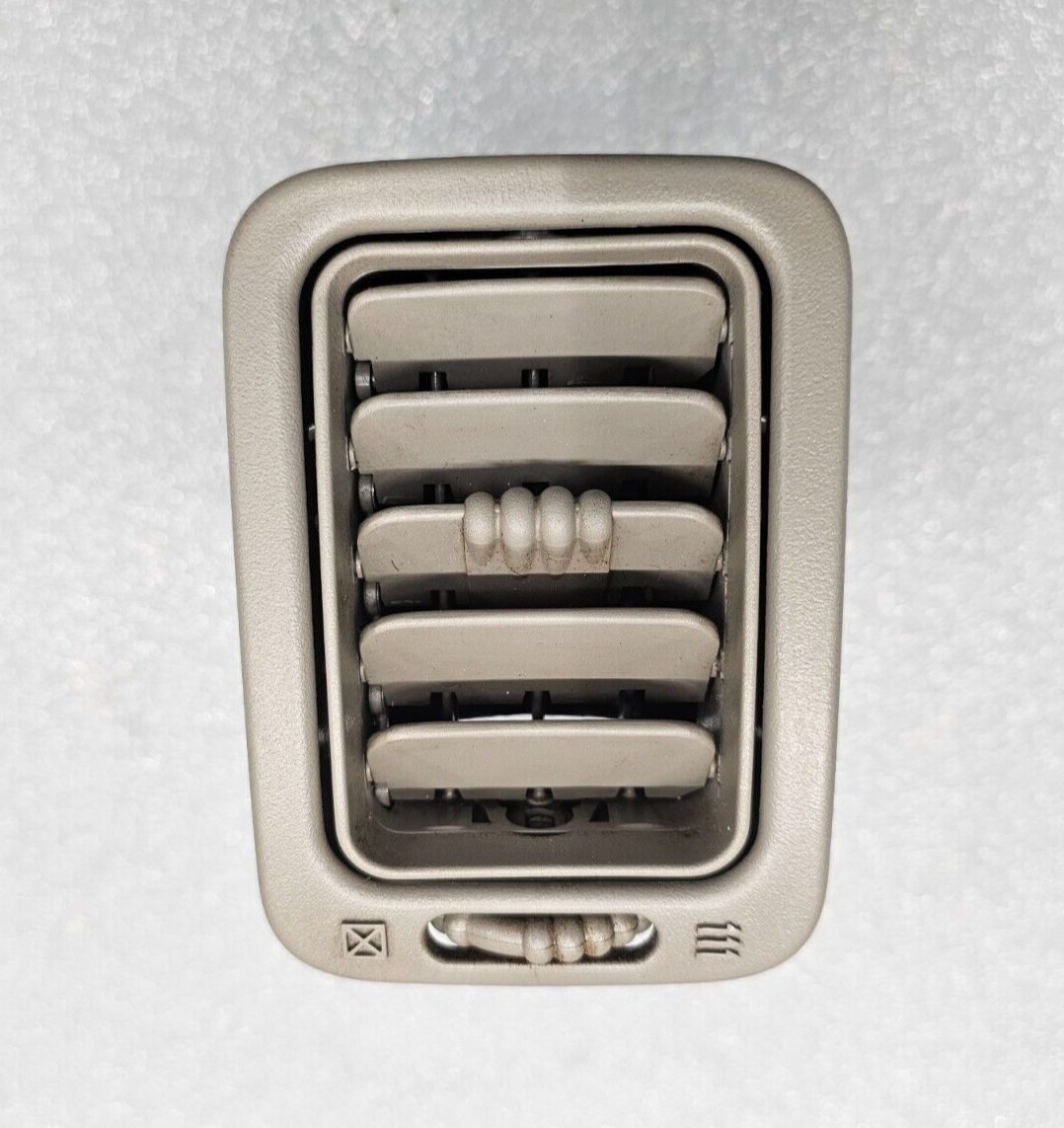 99-06 Silverado ESCALADE Dash A/C Heater AIRVENT Passenger Right LIGHT GRAY VT11
