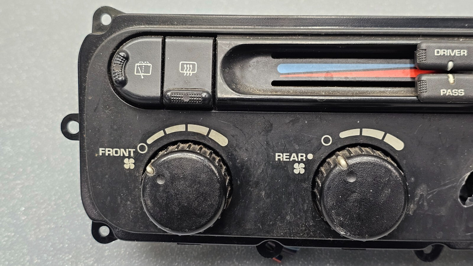 🔥04-07 Caravan Town Country Dash AC Climate Temperature Heater Control Unit OEM