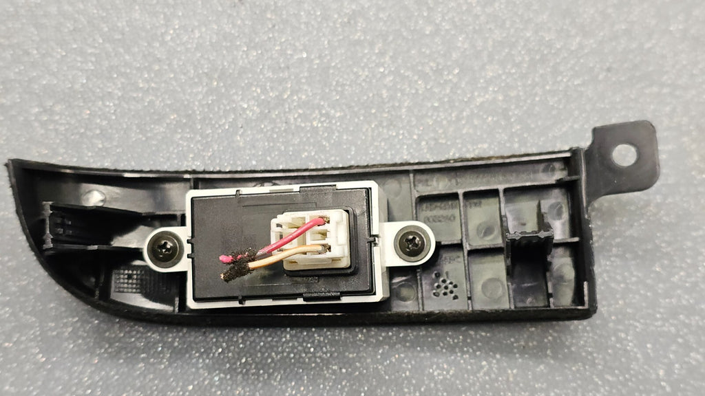05-07 Sonata Dash Right Passenger Sensor Display Seat Belt Reminder Light Black