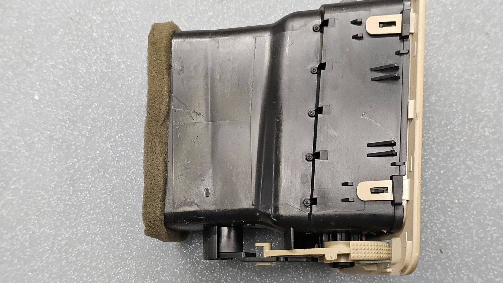 🔥06-11 Buick Lucerne Dash Right Passenger AC A/C Air Vent Heater Panel Tan OEM