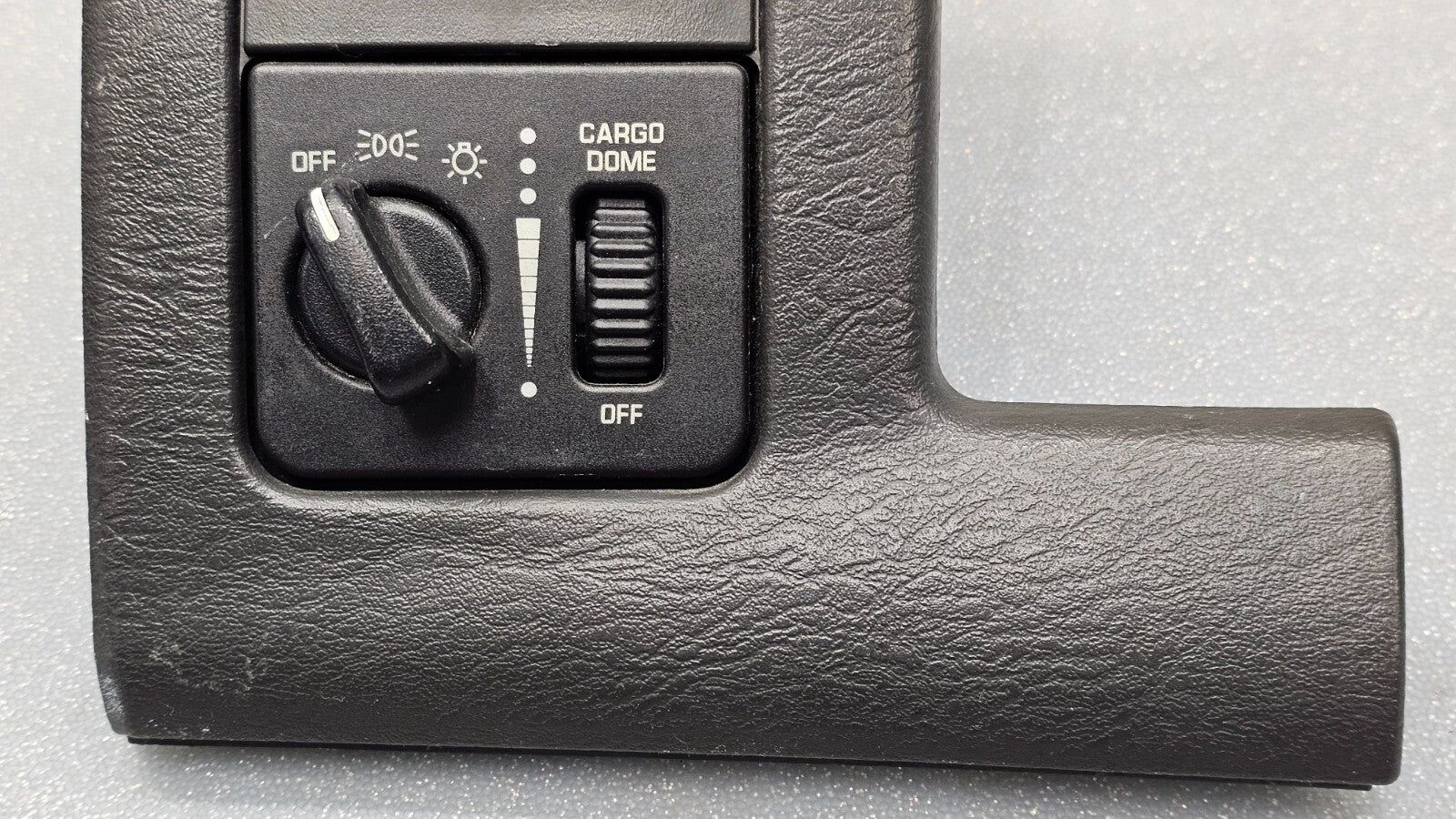 02-05 Dodge RAM Dash Front Left Driver Headlight Switch Bezel Air Vent BLACK VT7