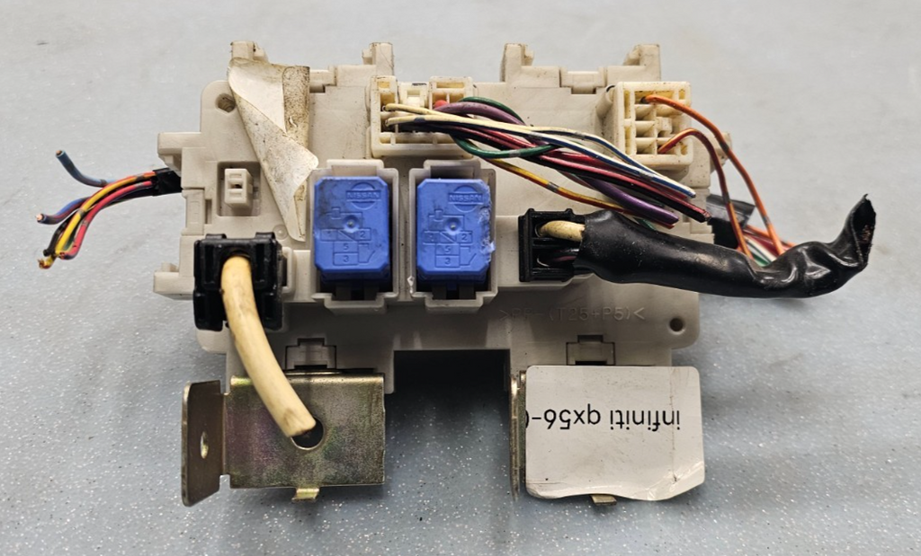 🔥04-11 Armada Titan Infiniti QX56 Interior Cabin Fuse Box Relay Junction BCM