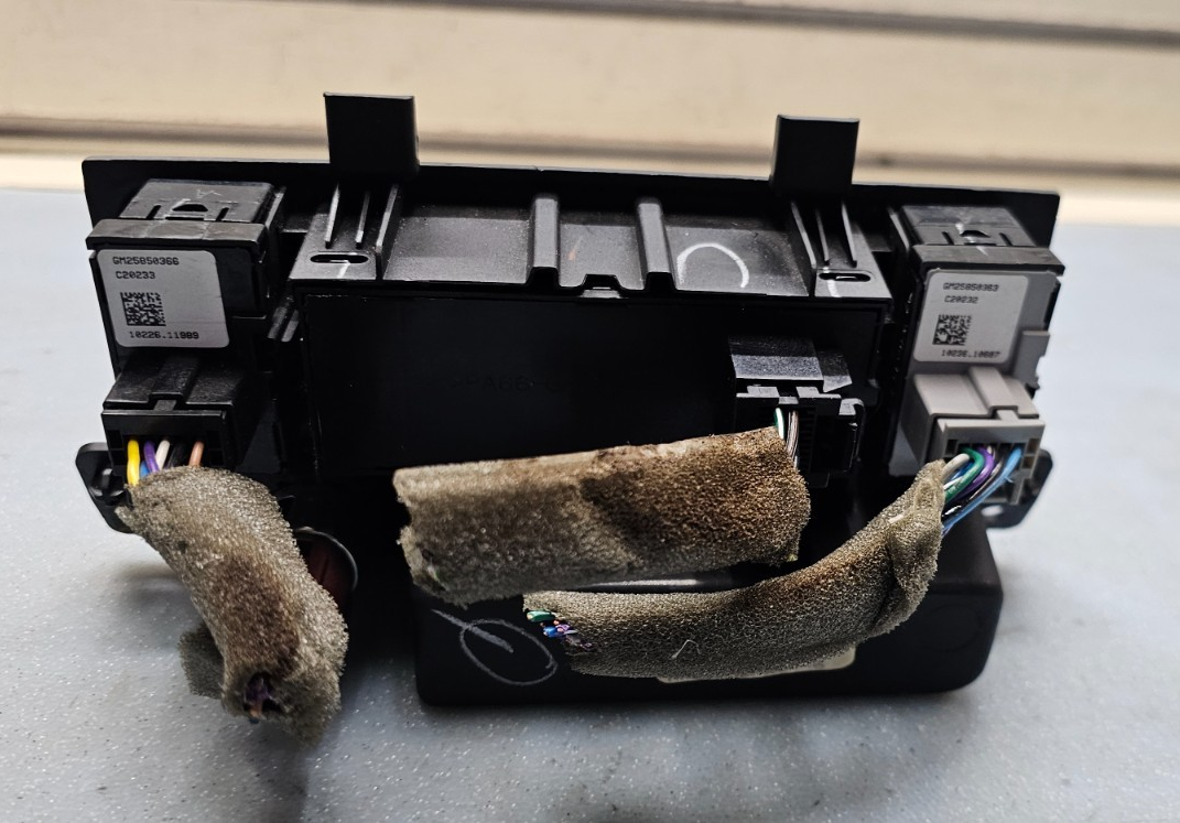 🔥2008-2012 Buick Enclave Dash Console Heat Traction Switch Assembly OEM BLACK
