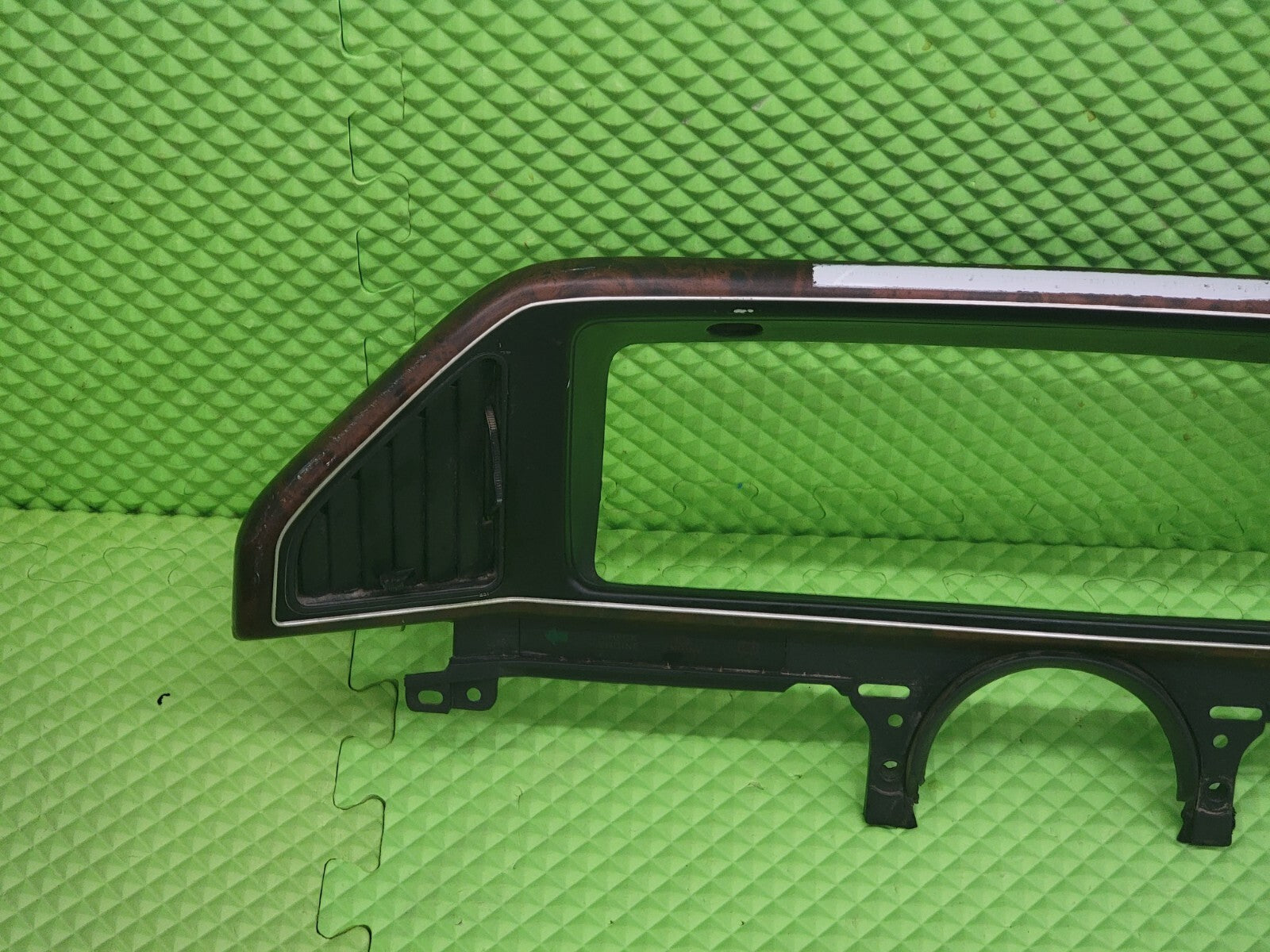 87-91 Ford F-150 F250 BRONCO Dash CLUSTER Bezel Speedo Gauge Trim woodgrain C11