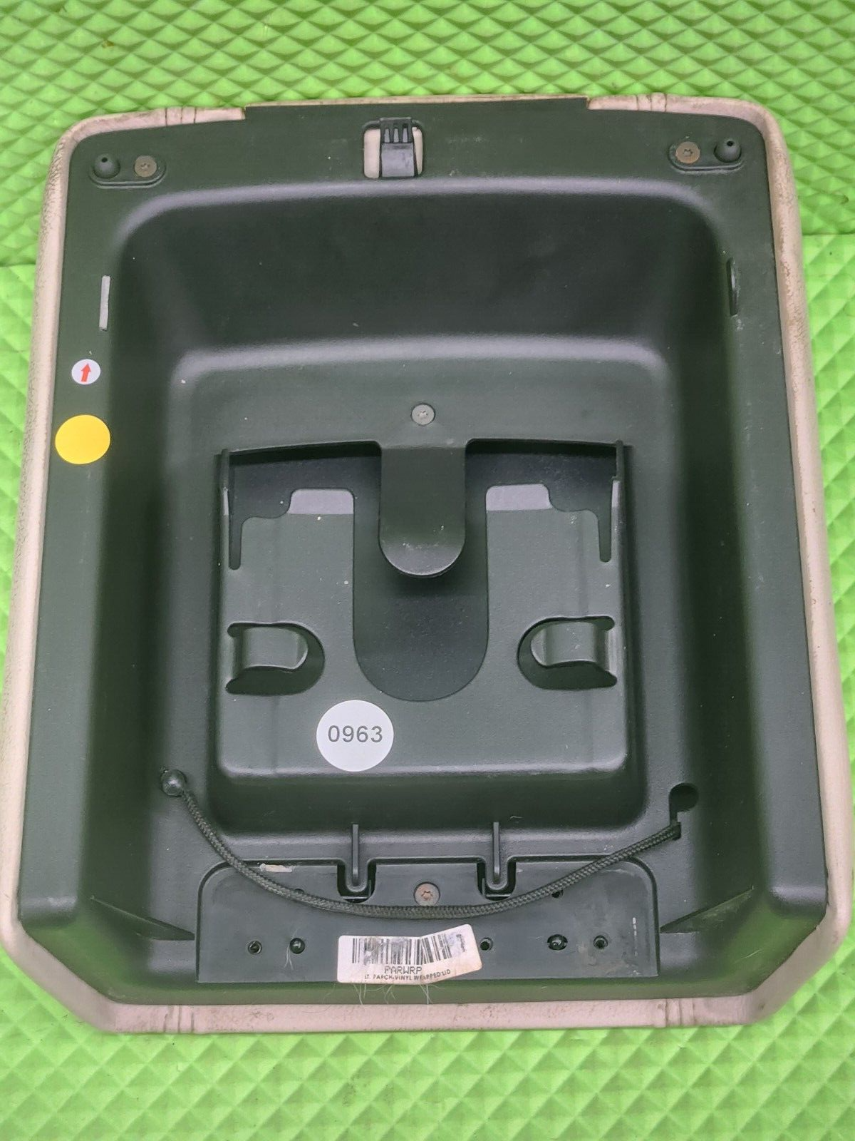 2007-2014 Ford Expedition Center Console Cover Armrest Lid GRAY OEM