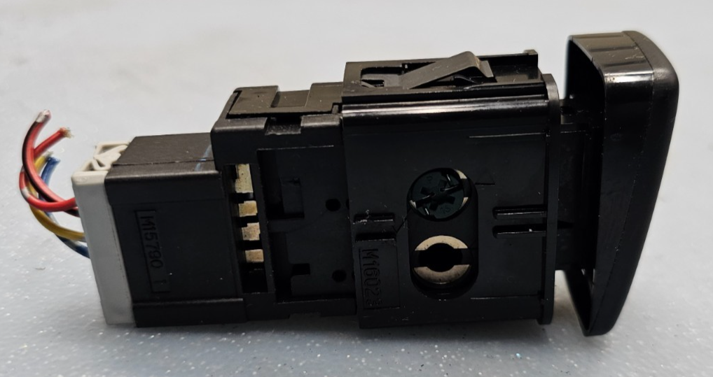 🔥94-03 Saab 900 9-3 TCS Traction Control Switch Button 4411864 OEM