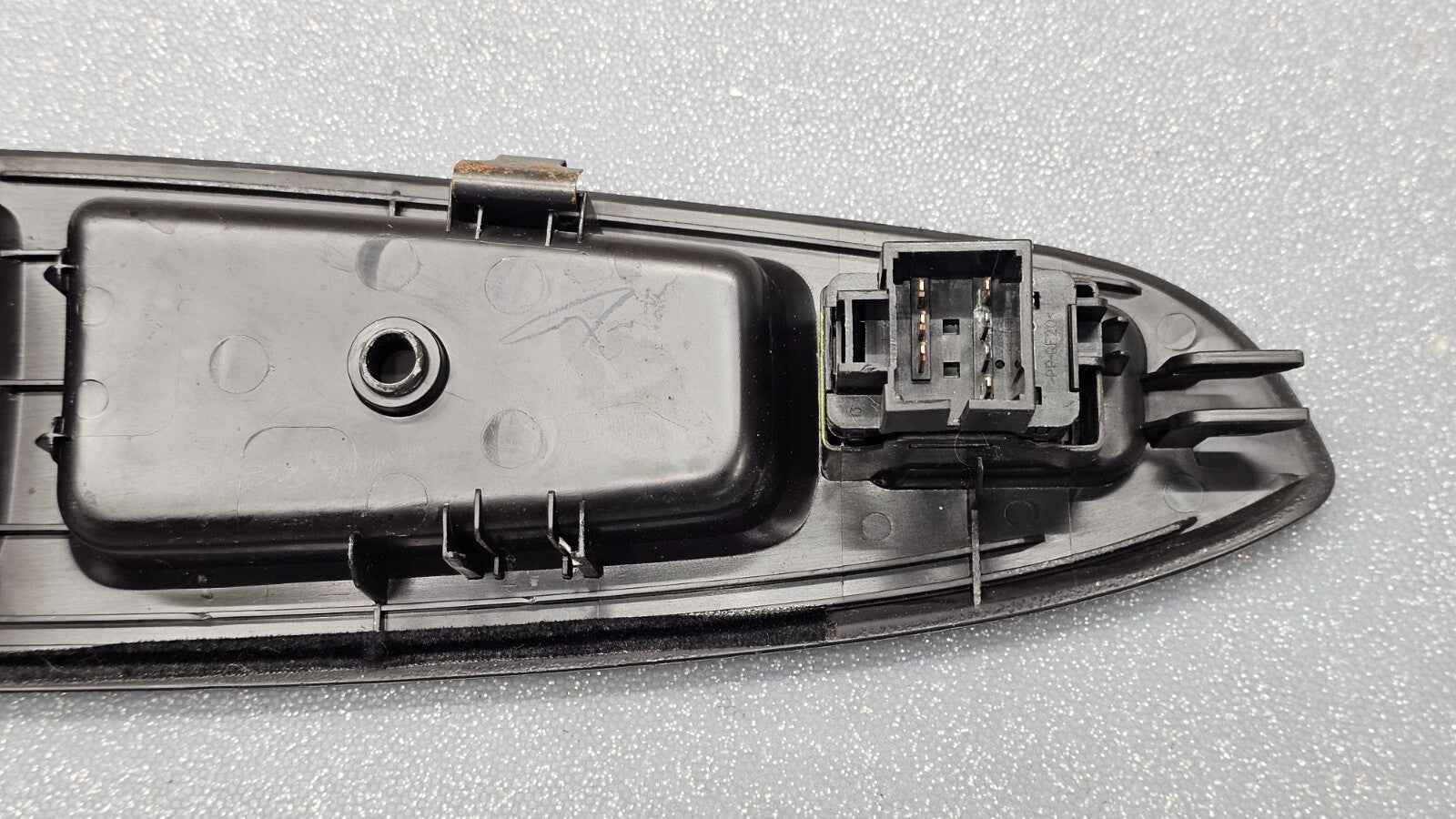 🔥06-08 Impala Front Right Passenger Power Window Switch Bezel Assembly Black