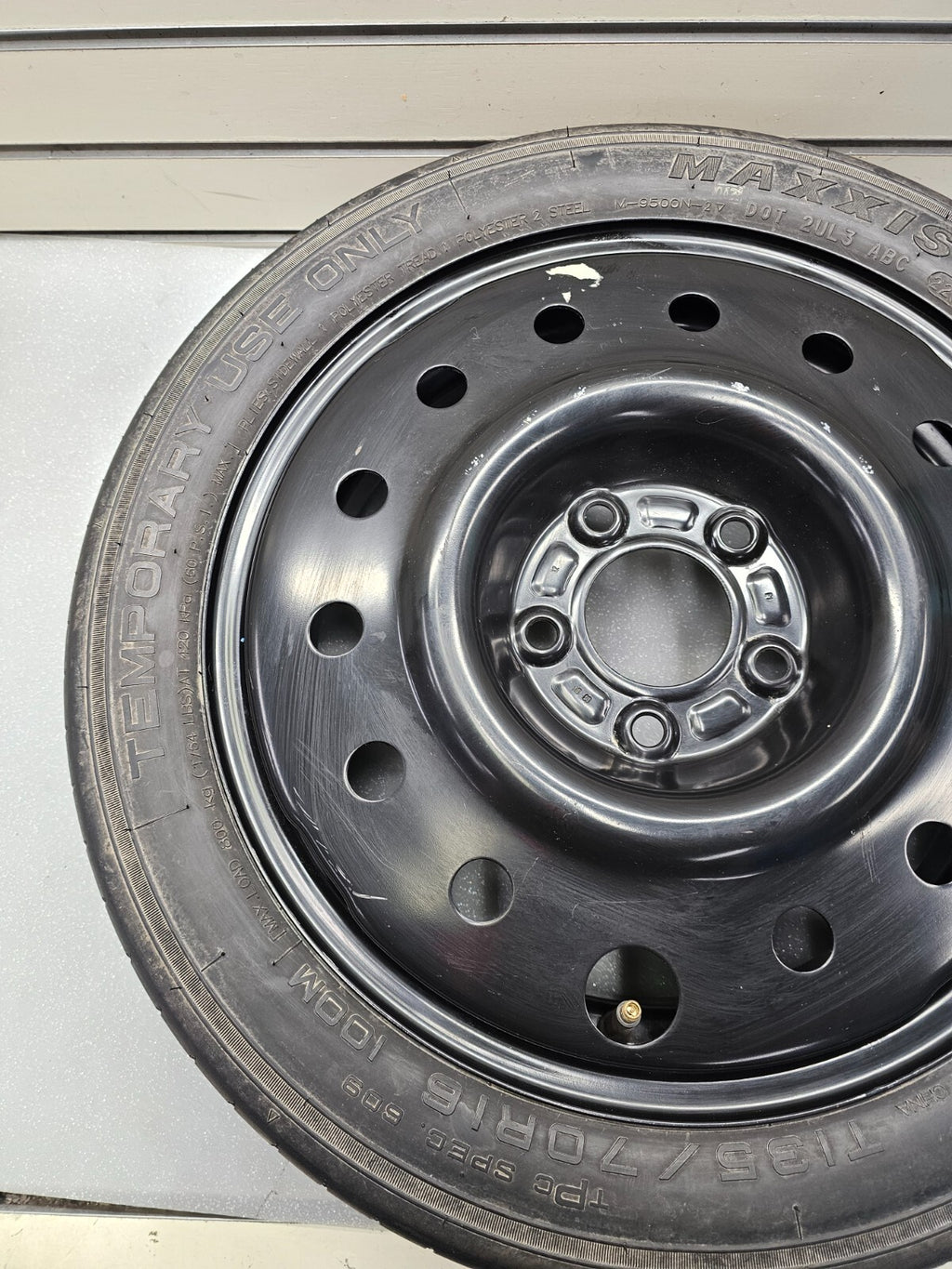 03-09 PONTIAC VIBE SPARE TIRE/PV