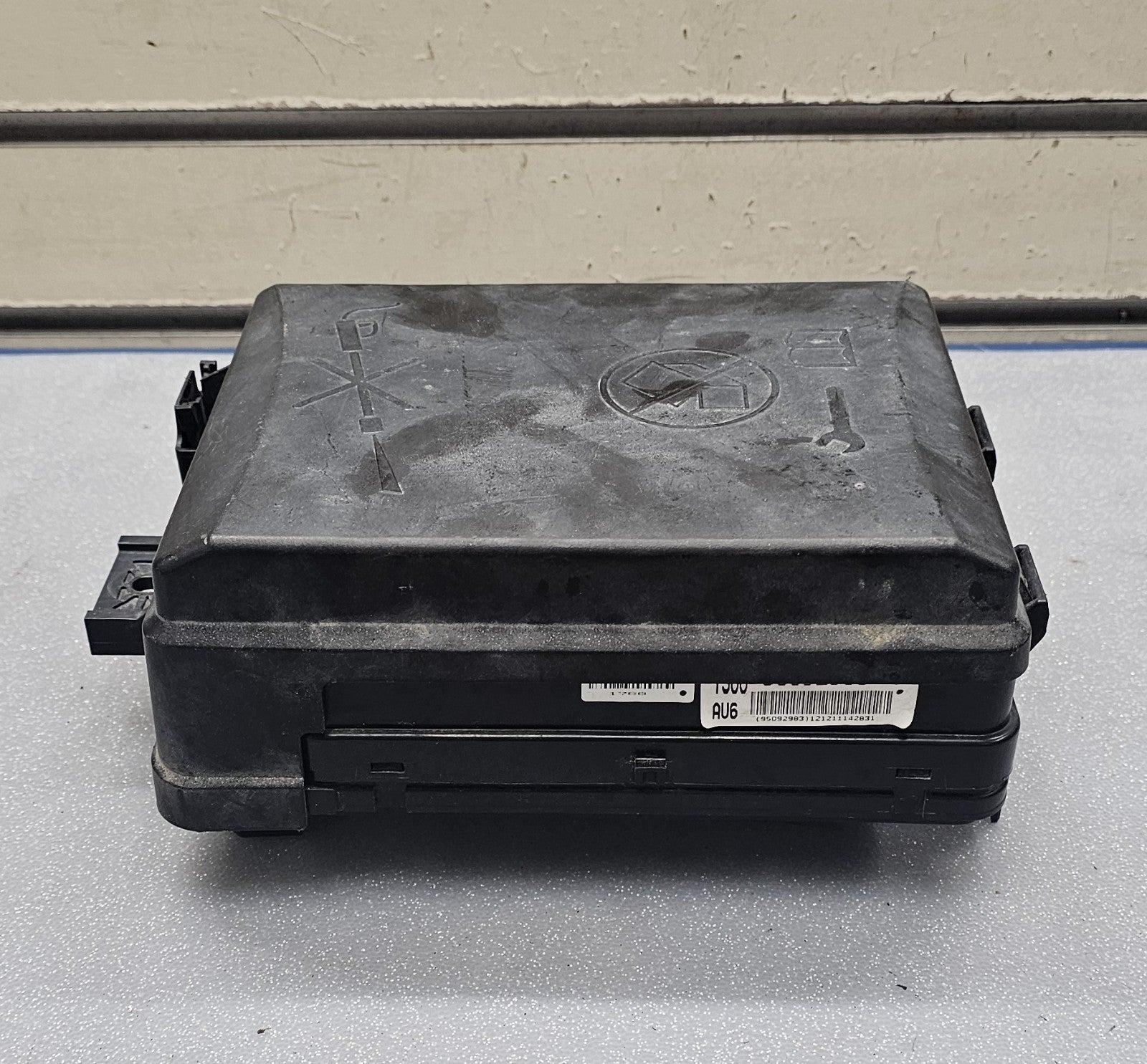 🔥12-13 Chevy Sonic Engine Fuse Box Relay Module Junction Unit Assembly OEM