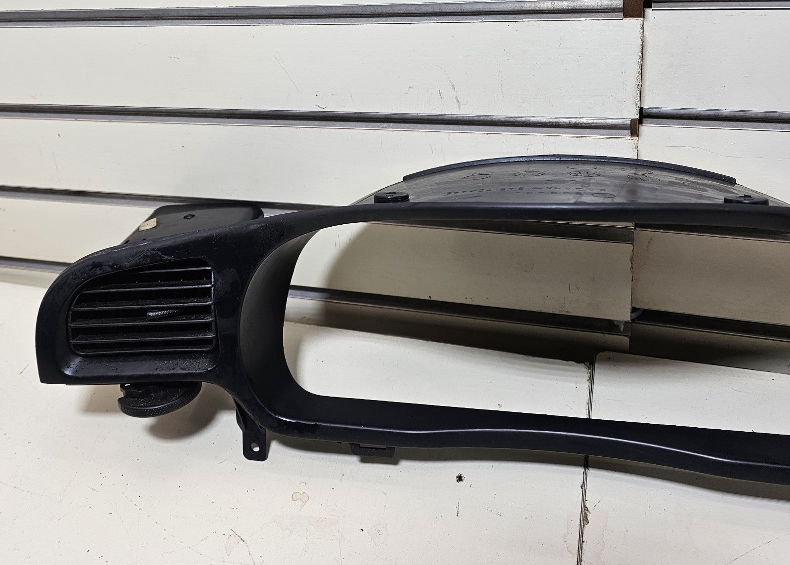🔥00-04 Subaru Legacy Outback Speedometer Instrument Cluster Dash Bezel Air Vent