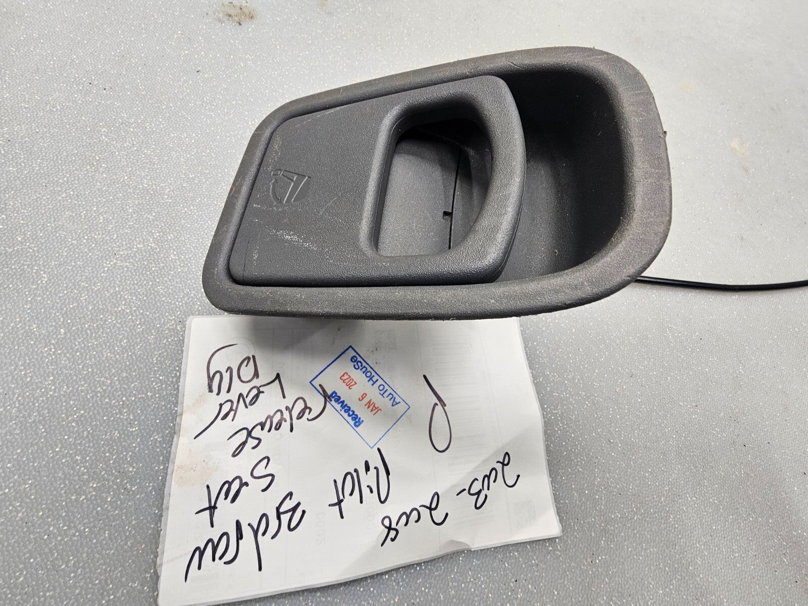 🔥2003-2008 Honda Pilot Right Passenger RH 3rd Row Seat Release Lever Dark Gray
