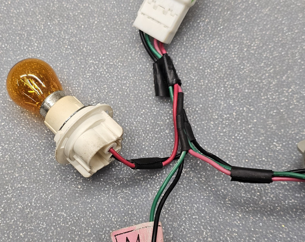 🔥2006 - 2008 HYUNDAI SONATA TAIL LIGHT BULB SOCKET HARNESS K1888